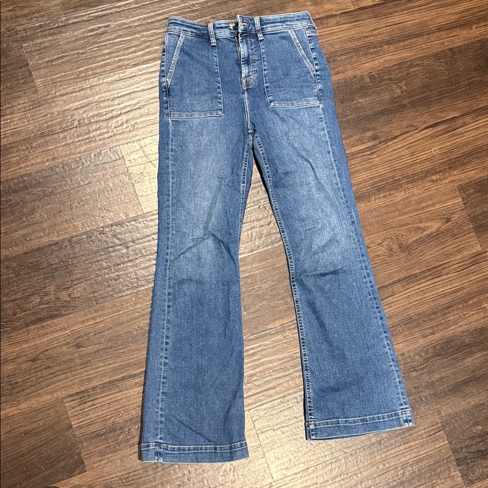 High-Rise Wide Leg Jeans in Medium Blue